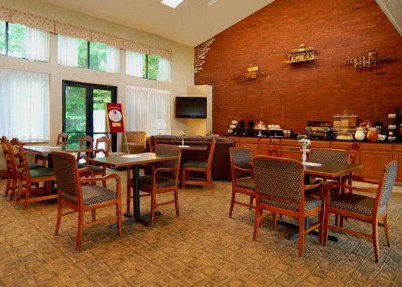 Comfort Suites South Burlington Near University Екстериор снимка