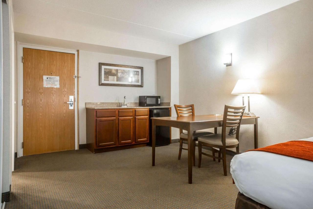Comfort Suites South Burlington Near University Екстериор снимка