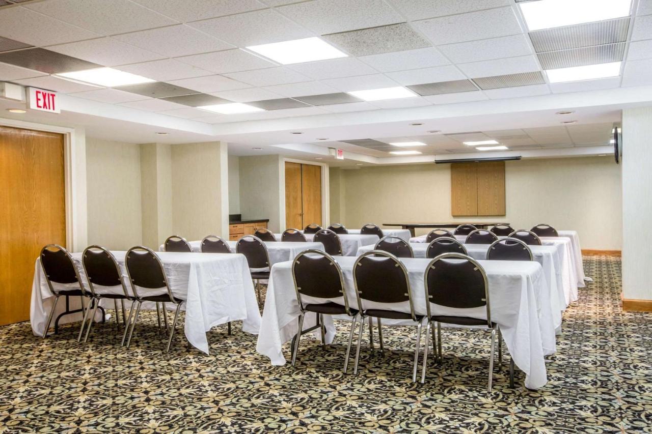 Comfort Suites South Burlington Near University Екстериор снимка