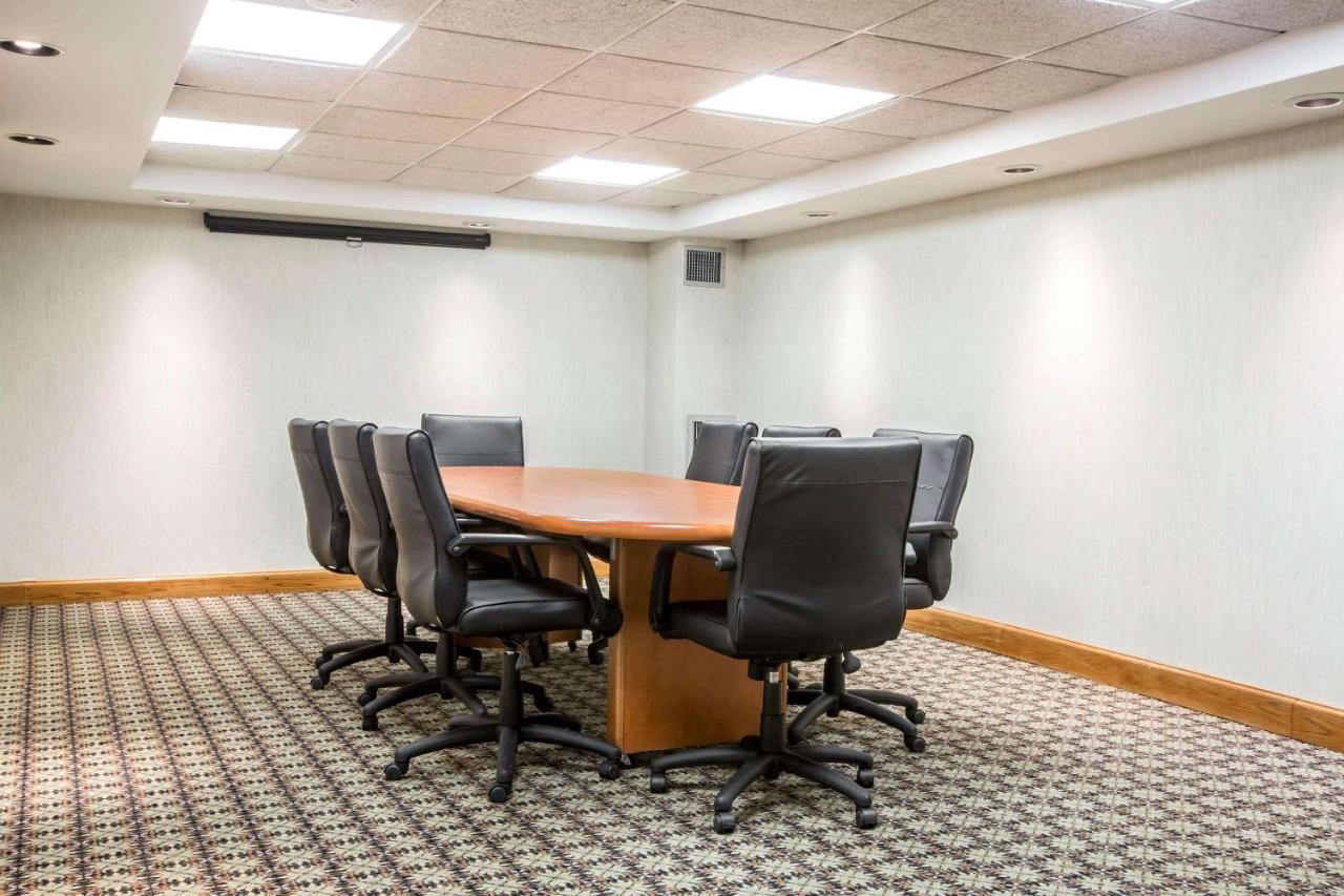 Comfort Suites South Burlington Near University Екстериор снимка