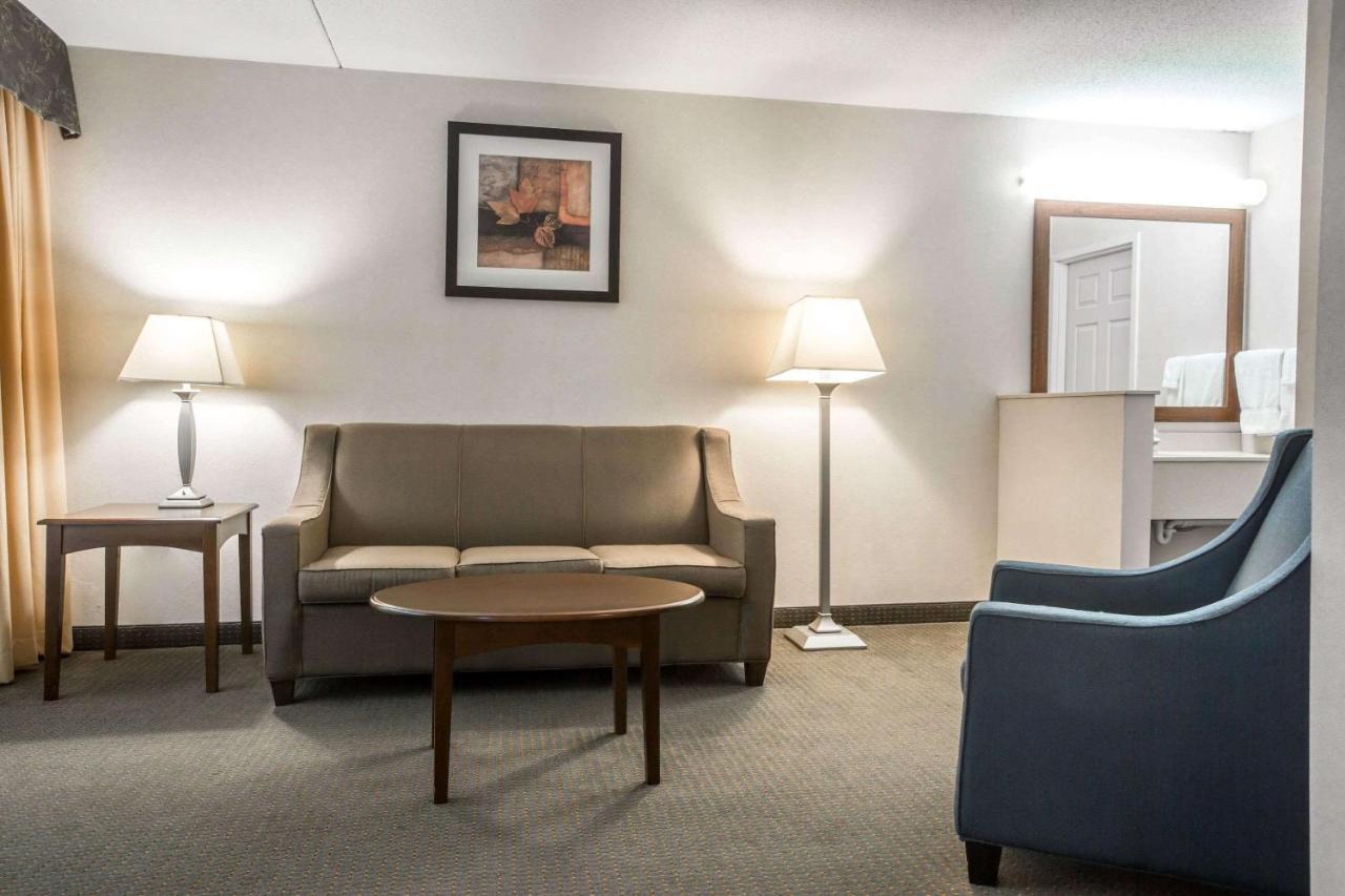 Comfort Suites South Burlington Near University Екстериор снимка