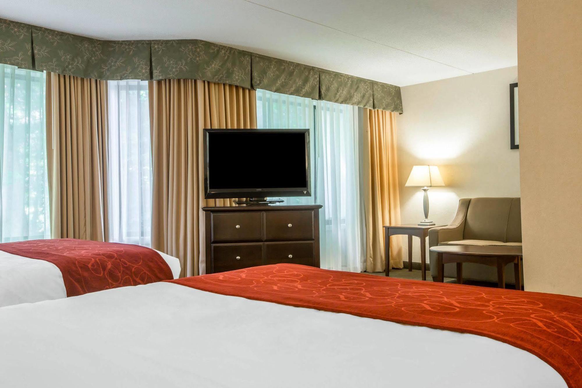 Comfort Suites South Burlington Near University Екстериор снимка